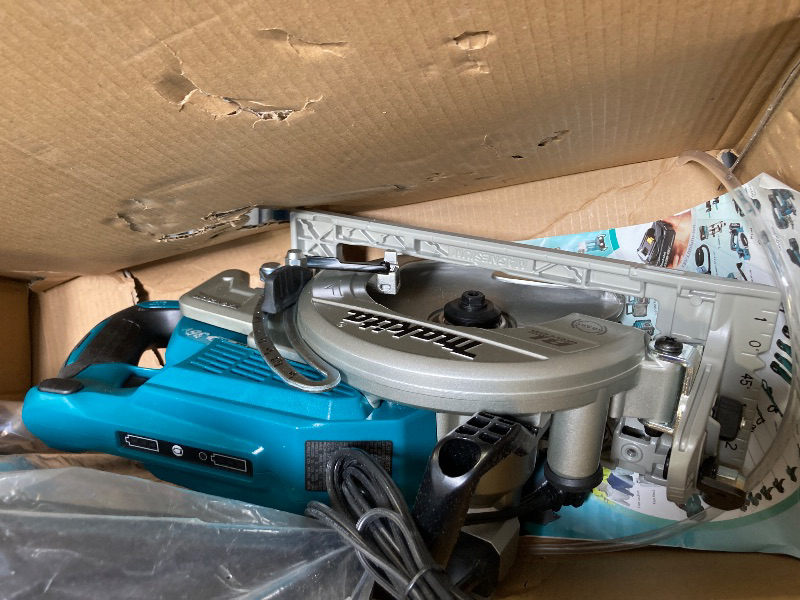 Photo 1 of Makita XSR01PT 36V (18V X2) LXT® Brushless Rear Handle 7-1/4" Circular Saw Kit (5.0Ah)