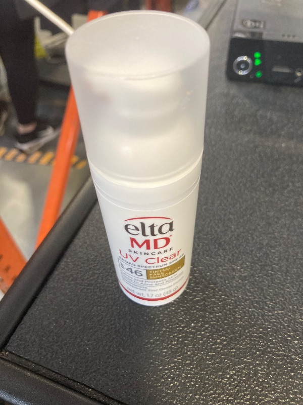Photo 1 of EltaMD UV Clear Face Sunscreen SPF 46, Oil Free Sunscreen with Zinc Oxide, Dermatologist Recommended Sunscreen
