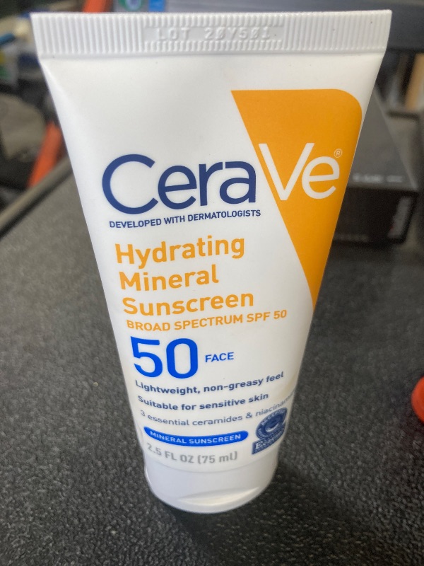 Photo 1 of CeraVe 100% Mineral Sunscreen SPF 50, Face sunscreen With Zinc Oxide & Titanium Dioxide, Hyaluronic Acid + Niacinamide + Ceramides, Oil Free, Travel Size 2.5 oz