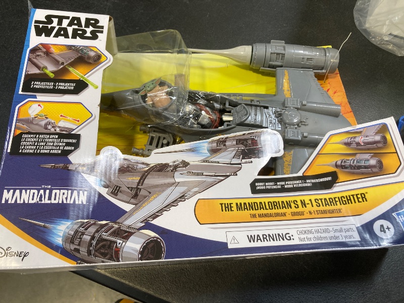 Photo 1 of STAR WARS Epic Hero Series The Mandalorian's N-1 Starfighter Ship, 4-Inch Scale Grogu & Mandalorian Action Figures, Toys for Boys & Girls Ages 4+