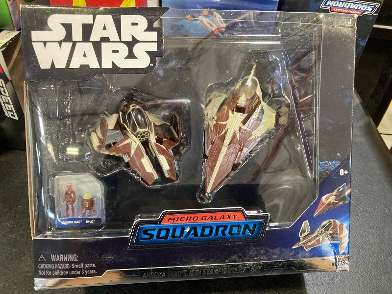 Photo 1 of STAR WARS Micro Galaxy Squadron Ahsoka Tano’s Jedi Starfighters Set - 5-Inch and 3-Inch Vehicles Two 1-Inch Micro Figure Accessories