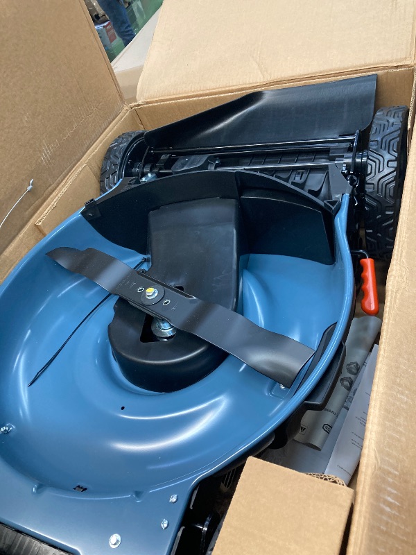Photo 1 of ***(PARTS ONLY -SELLING AS PARTS ONLY***HANDLE MISSING, SOME SCUFFS/SCRATCHES)***SENIX Self-Propelled Gas Lawn Mower, 22in Cutting Blade / 23in Cutting Deck, 163 cc 4-Cycle Made in USA Briggs & Stratton Engine , 3-In-1, 6-Position Adjustment, 11in Rear Wh