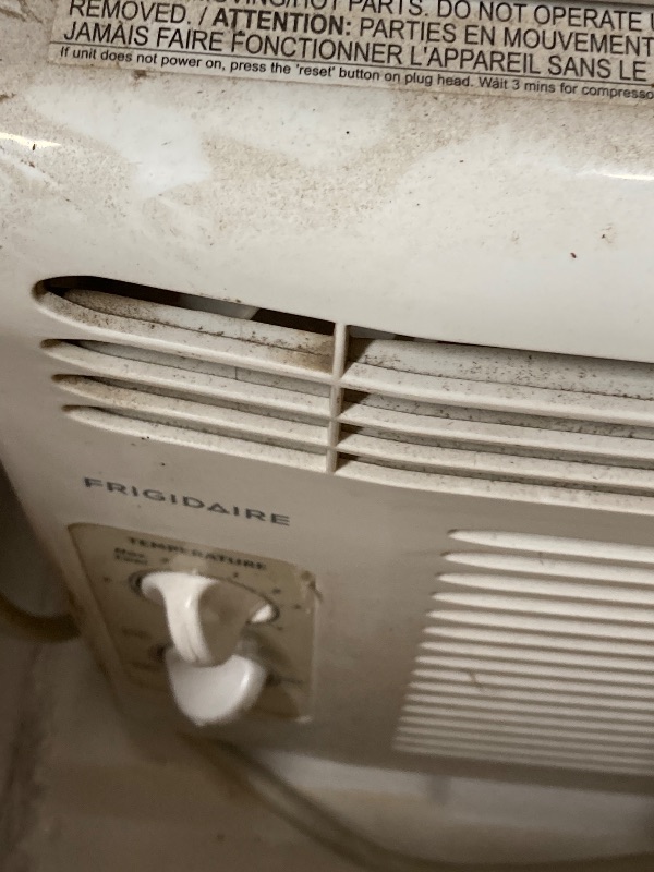 Photo 1 of ***PARTS ONLY...USED, DIRTY, DUSTY, SELLING AS PARTS ONLY, NO REMOTE, SCUFFS/SCRATCHES***

Frigidaire Window Air Conditioner, Window AC Unit, Cool Rooms up to 350 Sq.Ft., 6-in-1 Modes,24H Timer, Energy Saving, Perfect for Bedroom, Apartment, Living Room, 