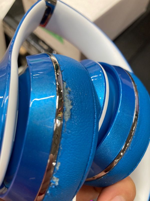 Photo 1 of ****whit damages, please see the photo**Beats Solo2 - Wired - On-Ear Headphone Luxe Edition - Blue (Renewed Premium)**** 