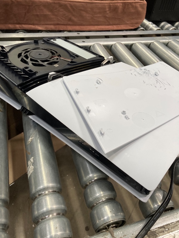 Photo 1 of **SELLING FOR PARTS ONLY!!** PlayStation 5 Pro Console