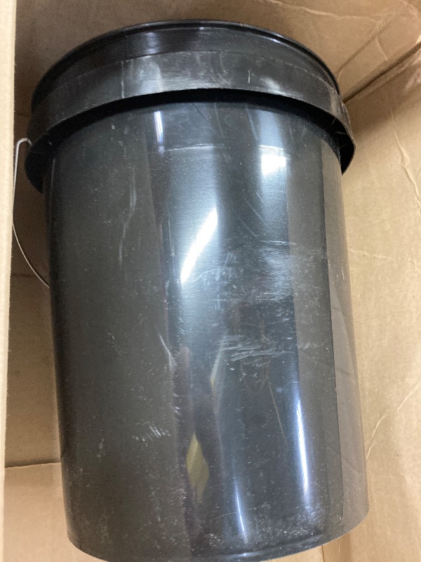 Photo 1 of *** one*** United Solutions 5 Gallon Bucket Heavy Duty Plastic Bucket Comfortable Handle Easy to Clean Perfect for on The Job Home Improvement or Household Cleaning; Black , 1 Count