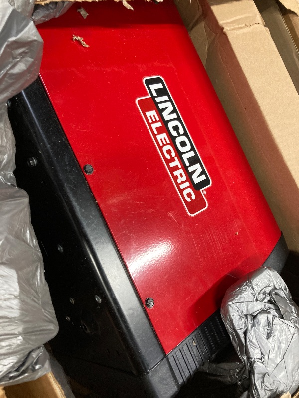 Photo 1 of Lincoln Electric Power MIG 211i MIG Welder K6080-1