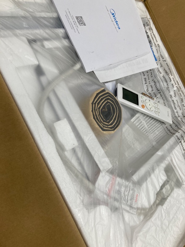 Photo 1 of ***PARTS ONLY***
Midea 14,000 BTU Smart Inverter Window Air Conditioner with APP, Alexa Control, 115V AC Unit Cools up to 700 Sq. Ft, Quiet Operation, Energy Saving, Remote & Easy Installation Kit, White