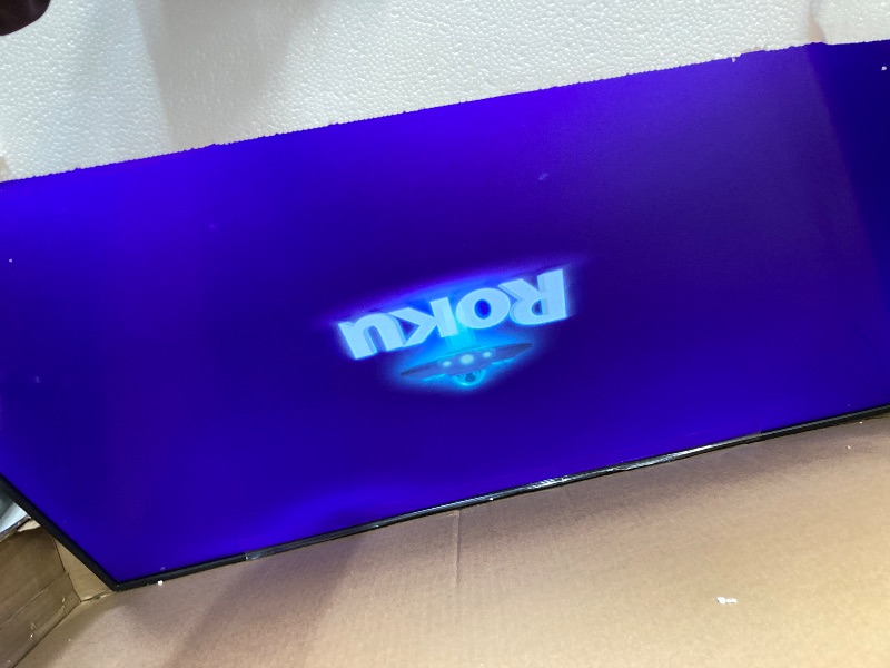 Photo 1 of ***PARTS ONLY***
Roku Smart TV 2025 – 40-Inch Select Series, 1080p Full HD TV – RokuTV with Voice Remote – Flat Screen LED Television with Wi-Fi for Streaming Live Local News, Sports, Family Entertainment