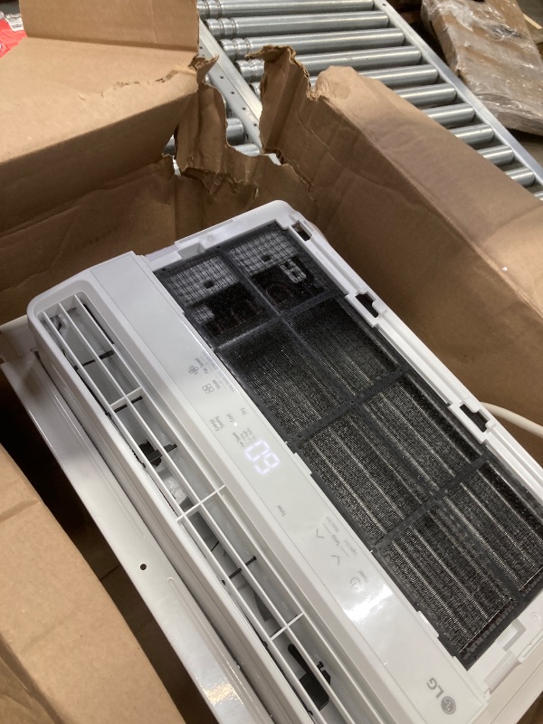Photo 1 of ***PARTS ONLY***
Frigidaire 5,000 BTU Window-Mounted Air Conditioner, Cools Up to 250 Sq. Ft., Quiet Operation, Effortless Temperature Control, 2 Fan Speeds, Auto Restart, White

It turns on but does not blow air forward.