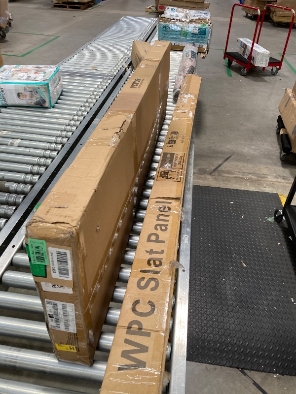 Photo 1 of VEVOR Removable Dock Ladder 4 Step, Pontoon Boat Ladder with Mounting Hardware,Aluminum Swim Ladder with Nonslip Design, Each Step 16" x 4", 350Lbs Load, for Lake, Marine Boarding, Pool