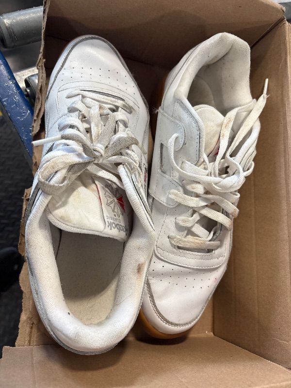 Photo 1 of MEN'S REEBOK SHOE, 10.5 