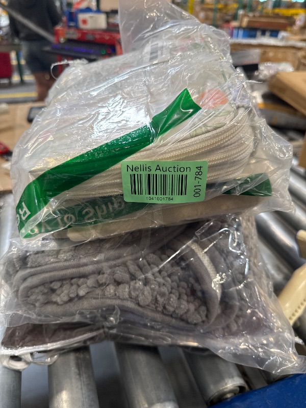 Photo 1 of ***AS IS / NO RETURNS -  FINAL SALE***
***BUNDLED BAG OF  ***


different articles