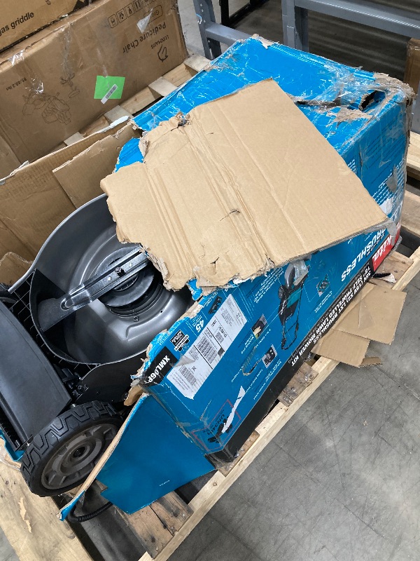 Photo 1 of ***([PARTS ONLY-SELLING AS PARTS ONLY -MISSING PARTS)*** 
Makita XML06PT1 36V (18V X2) LXT® Brushless 18" Self-Propelled Commercial Lawn Mower Kit Batteries (5.0Ah)  