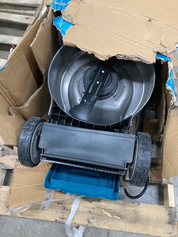 Photo 1 of ***([PARTS ONLY-SELLING AS PARTS ONLY -MISSING PARTS)*** 
Makita XML06PT1 36V (18V X2) LXT® Brushless 18" Self-Propelled Commercial Lawn Mower Kit Batteries (5.0Ah)  