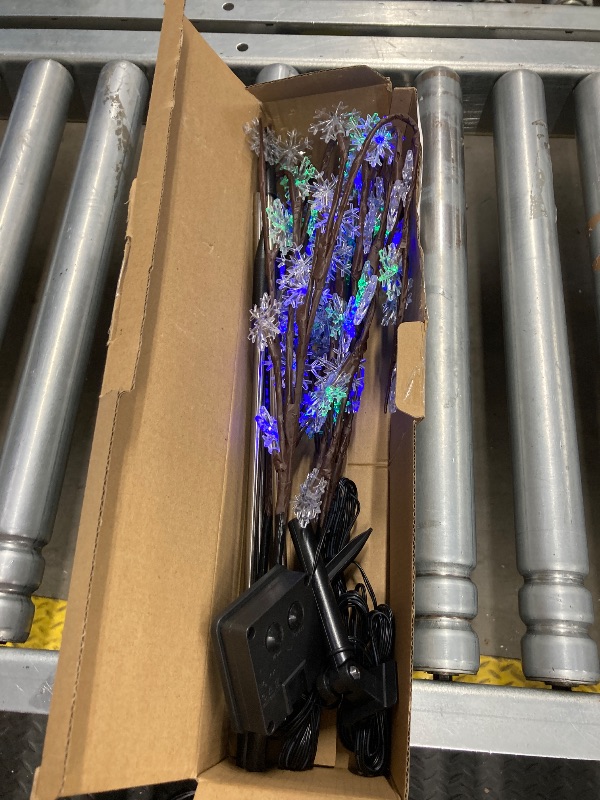 Photo 1 of **the photo is only to the reference**Outdoor Christmas Decorations Outside 4 Sets of Solar Christmas Tree Light with 80 C6 Multi-Color Snowflake Lights Suit for Small Xmas Tree Pathway LightsFor Garden, Porch, Patio and Yard