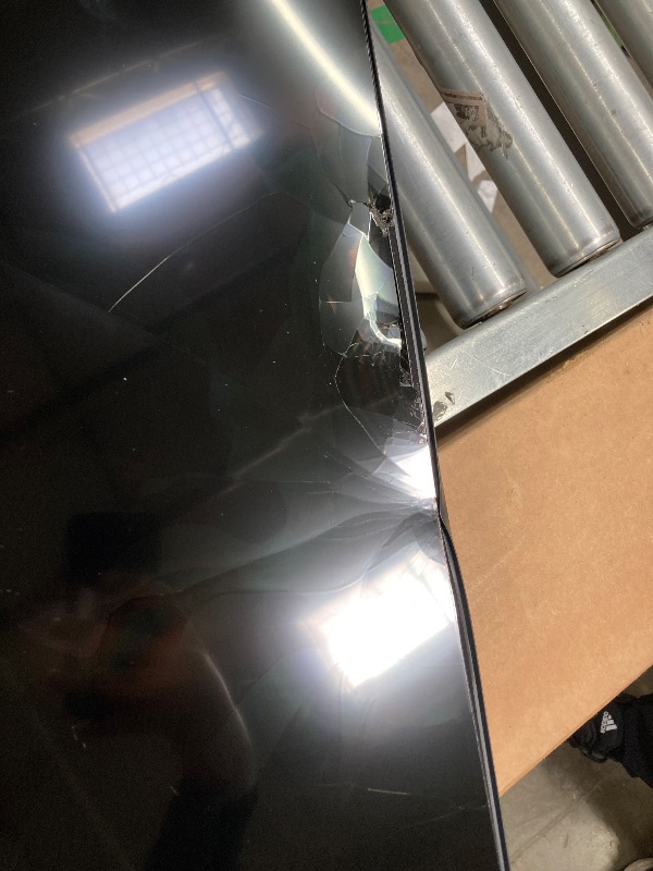 Photo 1 of 
**broken **only parts  TCL 50-Inch Class S5 UHD 4K LED Smart TV with Fire TV (50S551F, 2024 Model), Dolby Vision, HDR PRO+, Dolby Atmos, Alexa Built-in with Voice Remote, Apple AirPlay 2 Compatibility, Streaming Television