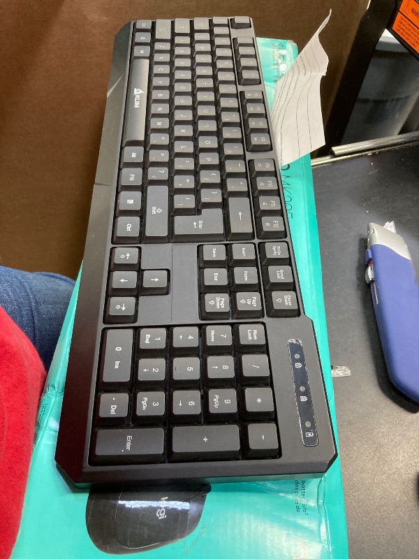 Photo 1 of ***No mouse******No mouse*****Logitech MK295 Wireless Mouse & Keyboard Combo with SilentTouch Technology, Full Numpad, Advanced Optical Tracking, Lag-Free Wireless, 90% Less Noise - Graphite