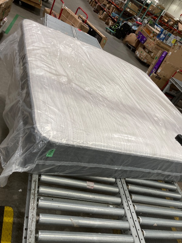 Photo 1 of  Queen Mattress, 10-in Deluxe Hybrid Mattresses, Memory Foam Mattress in a Box, Individual Pocket Spring-Motion Isolation-Medium Firm-Extra Edge Support, CertiPUR-US, 365 Nights Trial