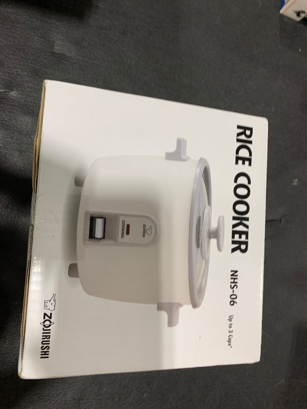 Photo 1 of Zojirushi 3 Cup Rice Cooker/Steamer ( White)