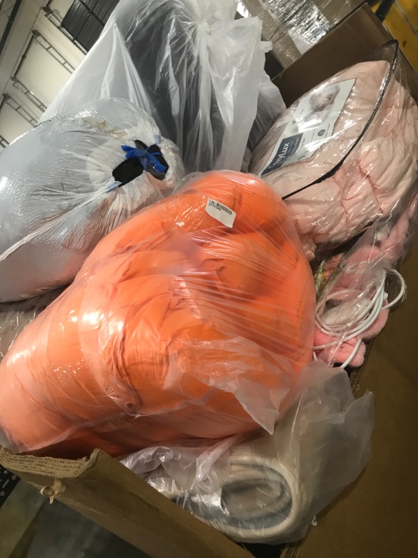 Photo 1 of HOME COMFORT ITEM BUNDLE OF 20