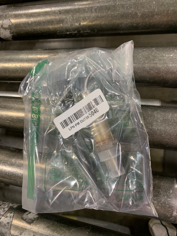Photo 1 of Bosch 15383 Premium OE Fitment Oxygen Sensor - Compatible With Select Ford Escape, Edge, Explorer, F-150, Flex, Fusion, Mustang, Taurus, Transit; Lincoln MKS, MKT, MKX, MKZ; Mazda 6, CX-9 + More