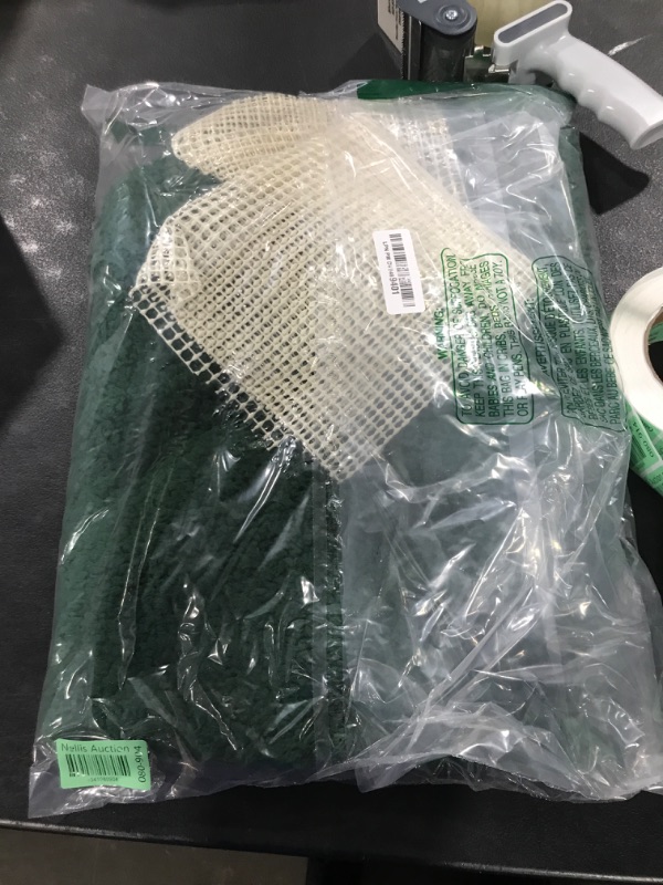 Photo 1 of MIULEE Dark Green Absorbent Bath Rugs, Soft Bathroom Mats Non-Slip and Quick-Drying for Bathroom Bathtub Showers, Machine Washable Carpet (20 x 30 Inches)