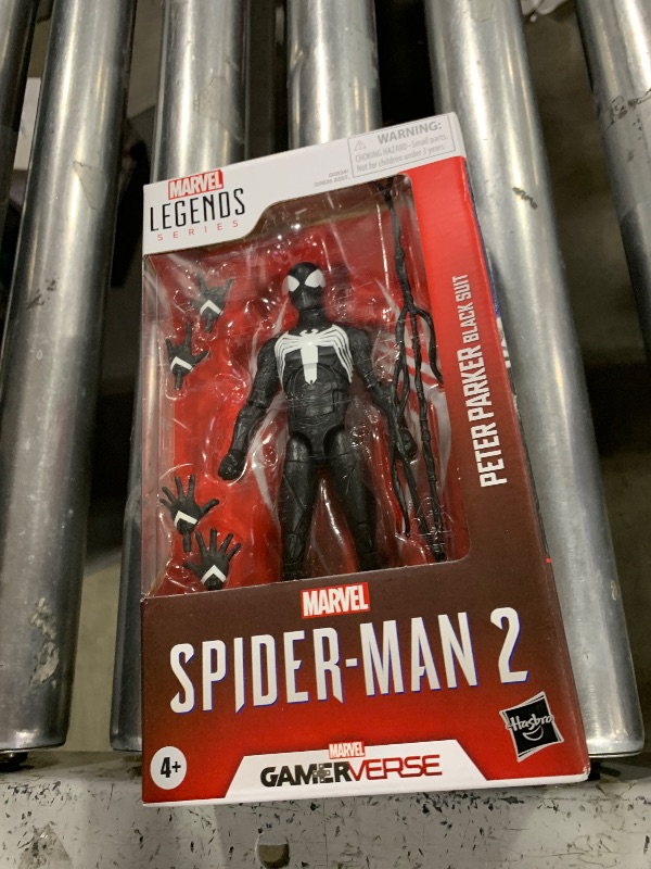 Photo 1 of Marvel Legends Series Gamerverse Peter Parker Black Suit, Spider-Man 2 Video Game-Inspired Collectible 6 Inch Action Figure