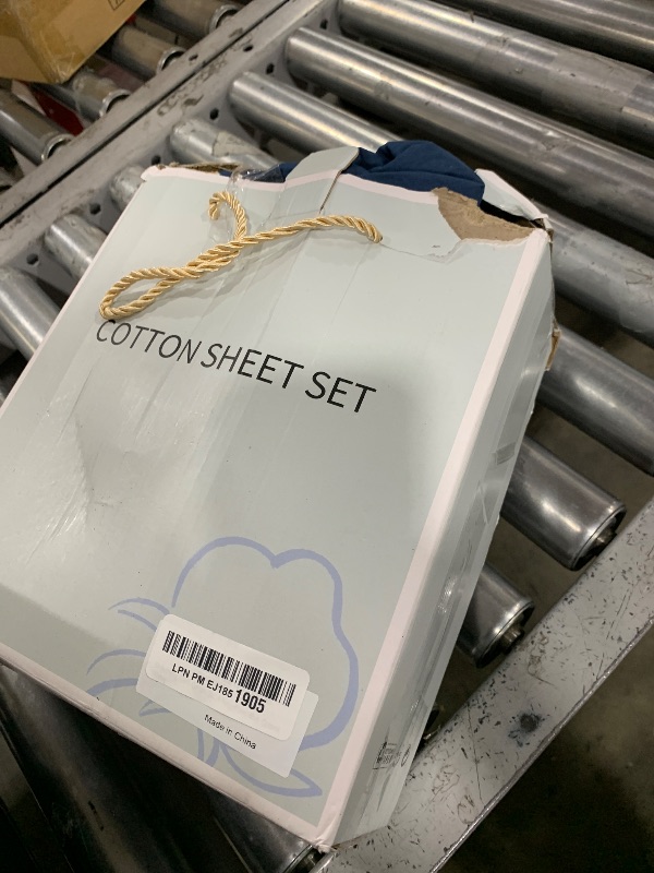 Photo 1 of Shilucheng 100% Cotton Queen Size Sheets Set - 600 Thread Count?Luxury Egyptian Cotton Bed Sheets?5-Star Hotel Quality Sheets, Breathable & Cooling, 16 Inch Deep Pocket - 4 Piece (Navy Blue, Queen)