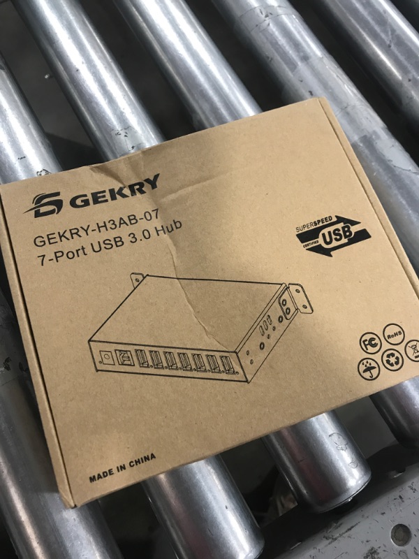 Photo 1 of GEKRY USB 3.0 Hub, USB Data Hub, Metal Case Mountable 7-Port Powered USB Hub 3.0 with 36W AC Adapter-Type A