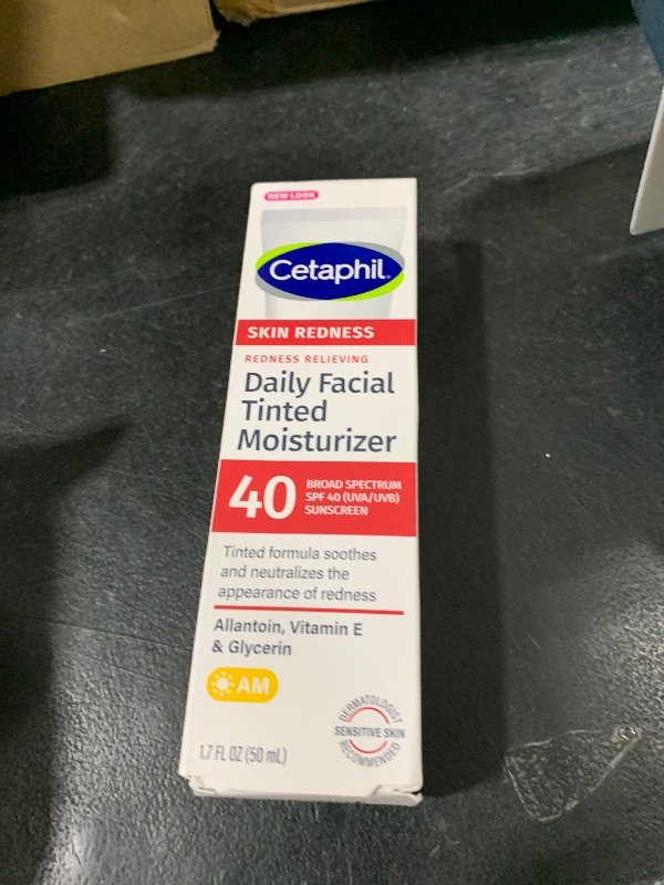 Photo 1 of CETAPHIL Redness Relieving Daily Facial Moisturizer SPF 40, 1.7 fl oz, Broad spectrum Sunscreen, Neutral Tint, For Redness-Prone Skin