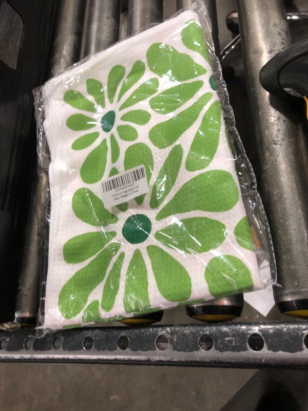 Photo 1 of Qpenm Boho Floral Hand Towels,Pink and Green Chamomile Flowers Waffle Weave Tea Towels for Kitchen Bathroom Home,Groovy Flowers Dish Towel,Daisy Bathroom Decor,Daisy Lovers Gifts(16×24 Set of 2)