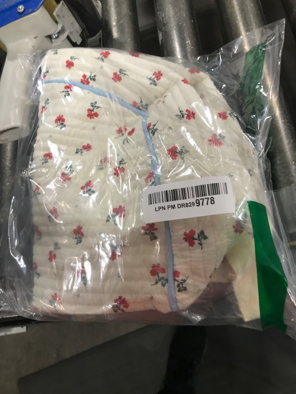 Photo 1 of Flower Pet Sling Carrier for Small Dogs and Cats, Breathable Cotton Cats Carrier Purse?Floral Print Puppy Bag 3-10 Lbs, Hand Free Travel Chest Cat Sling? Gifts for Pet Mom Girls?White, Small