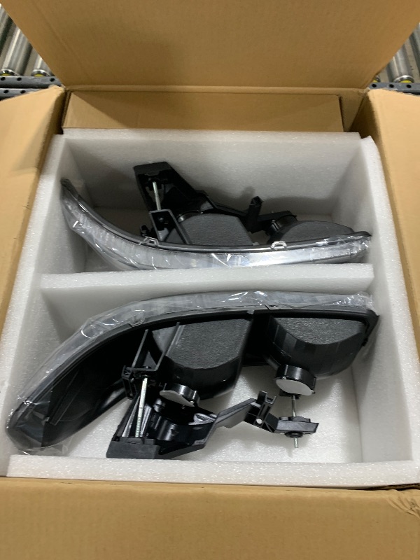 Photo 1 of Cxdar Headlight Assembly Compatible with 99-07 GMC SIERRA 1500 2500 1500HD 2500HD 3500HD/ 1999-2006 YUKON