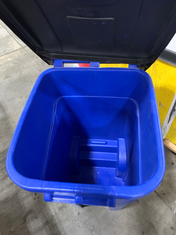 Photo 1 of Recycle Can50g Blu Resin