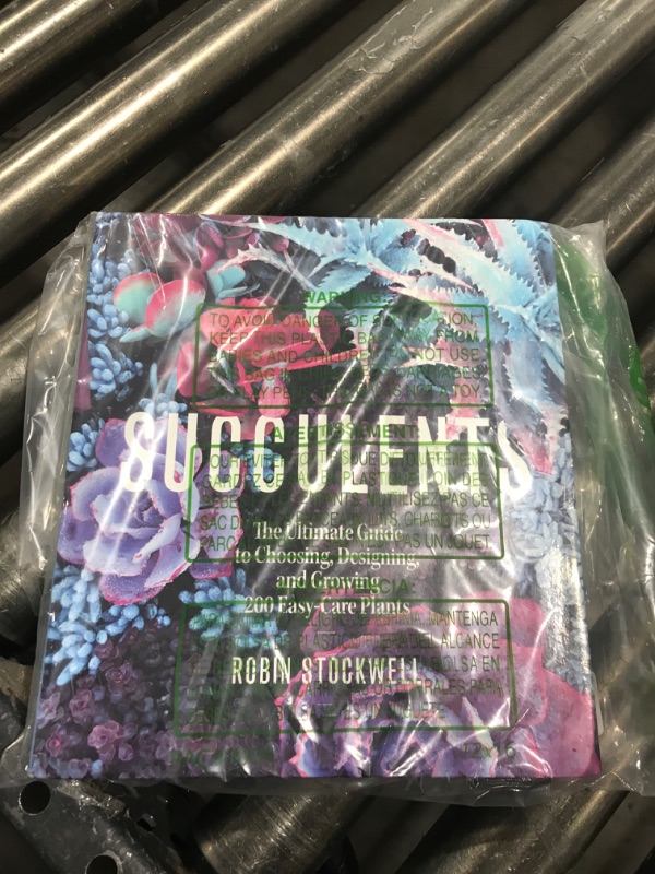 Photo 1 of SUCCULENT BOOK, 200EASY CARE PLANTS