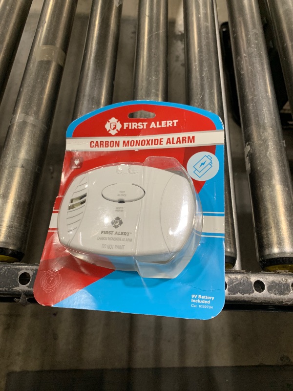 Photo 1 of First Alert CO605 Plug-In Carbon Monoxide Detector with Battery Backup , White