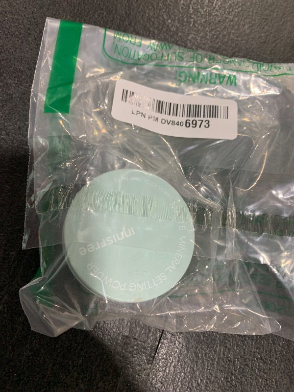 Photo 1 of innisfree No-Sebum Matte Mineral Setting Powder, Korean Makeup, Blurring Loose Powder, Fragrance Free, Translucent