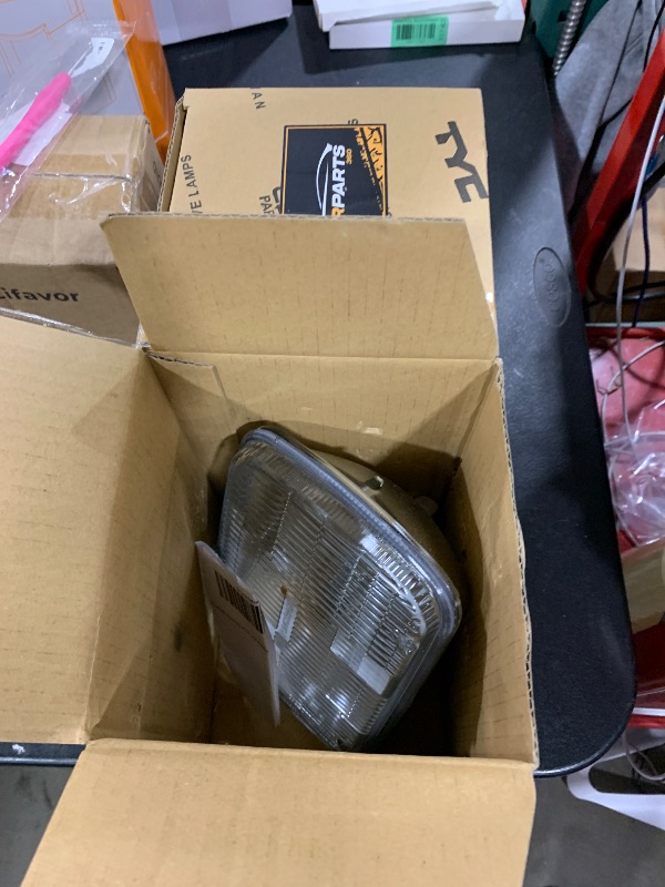 Photo 1 of For Toyota Tacoma 1995 1996 1997 Headlight Assembly Driver and Passenger Side | Pair | TO2500113 | TO2501117 | 81150-89155 | 81110-89155