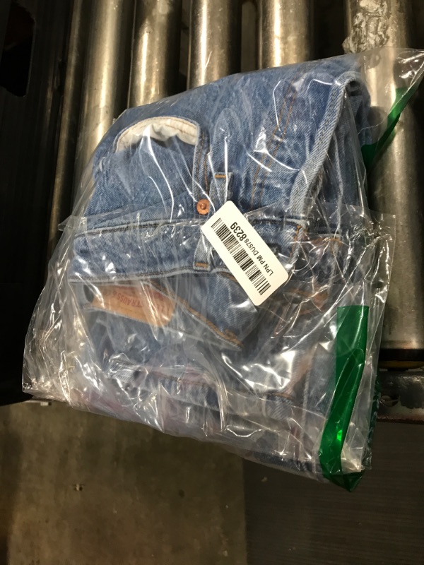 Photo 1 of Levi's Women's 501 Crop Jeans, (New) Multiple Choice M