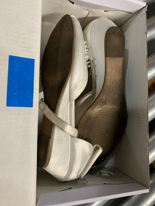 Photo 1 of ***(HEAVILY USED)***
DREAM PAIRS Girls Dress Shoes Toddler Little Big Girls Heels Low Wedge Pumps with Pearls Rhinestone for Flower Girl Princess Wedding Party,Size 4 Big Kid,Gold-Glitter,SDFL2414K