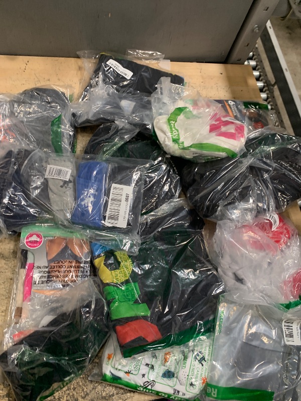 Photo 1 of ** SOLD AS IS BUNDLE OF CLOTHING ITEMS VARIOUS SIZES FINAL SALE**