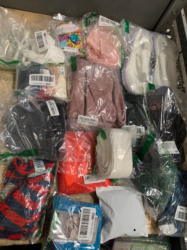 Photo 1 of ** SOLD AS IS BUNDLE OF CLOTHING ITEMS VARIOUS SIZES FINAL SALE**