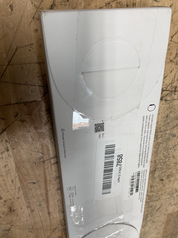 Photo 1 of Apple Watch SE (2nd Gen) [GPS 40mm] Smartwatch with Midnight Aluminum Case with Midnight Sport Band S/M. Fitness and Sleep Trackers, Crash Detection, Heart Rate Monitor, Retina Display