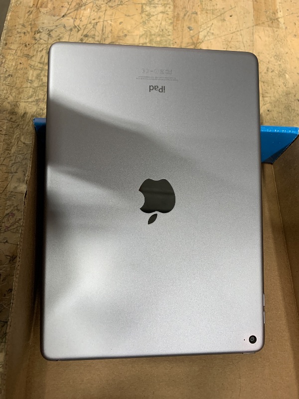 Photo 1 of Apple IPad Air 2 WI-FI 64GB Space Gray (Renewed)