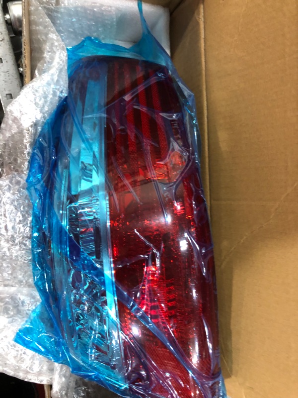 Photo 1 of 1-Pack Right Outer Piece Rear Tail Light Brake Lamp Replacement for 2007 2008 2009 Toyota Camry Passenger Side