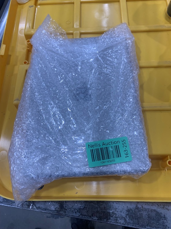 Photo 1 of Apple iPad 9.7' with WiFi, 32GB, Space Gray - MP2F2LL/A 5TH GENERATION