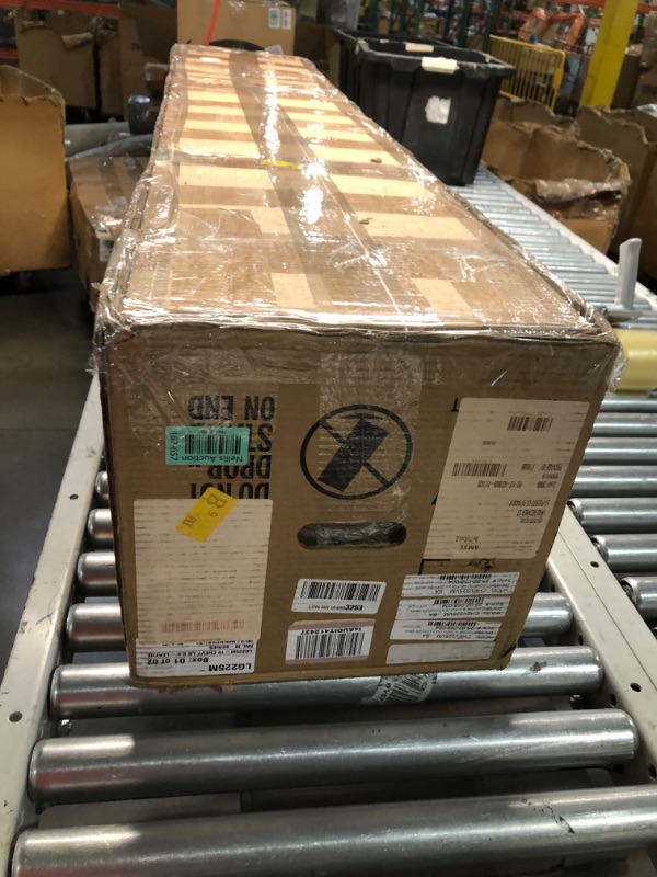 Photo 1 of *Missing 1 box out of set* Roll-N-Lock M-Series Retractable Truck Bed Tonneau Cover LG225M Fits 2019 - 2020 New Body Style GM/Chevy Silverado/Sierra 8' 0" Bed (96.3") 