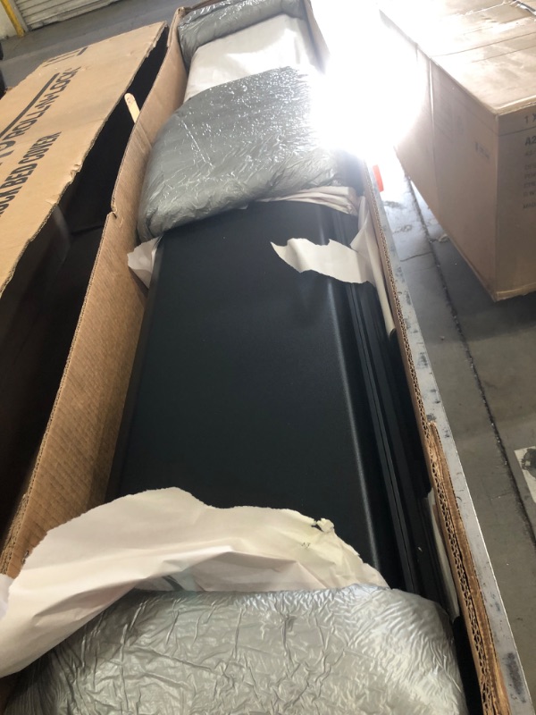 Photo 1 of *Missing 1 box out of set* Roll-N-Lock M-Series Retractable Truck Bed Tonneau Cover LG225M Fits 2019 - 2020 New Body Style GM/Chevy Silverado/Sierra 8' 0" Bed (96.3") 