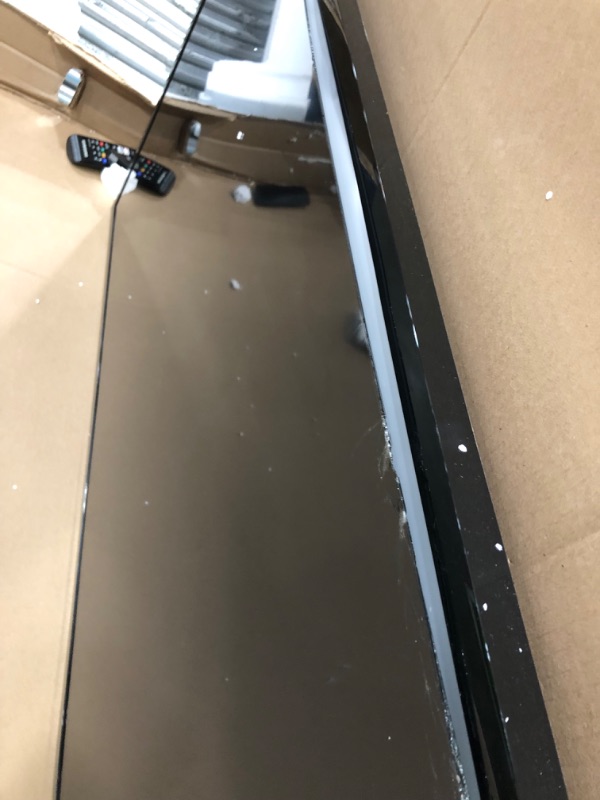 Photo 1 of ** BROKEN SCREEN ** SAMSUNG 40-inch Class LED Smart FHD TV 1080P (UN40N5200AFXZA, 2019 Model), Black